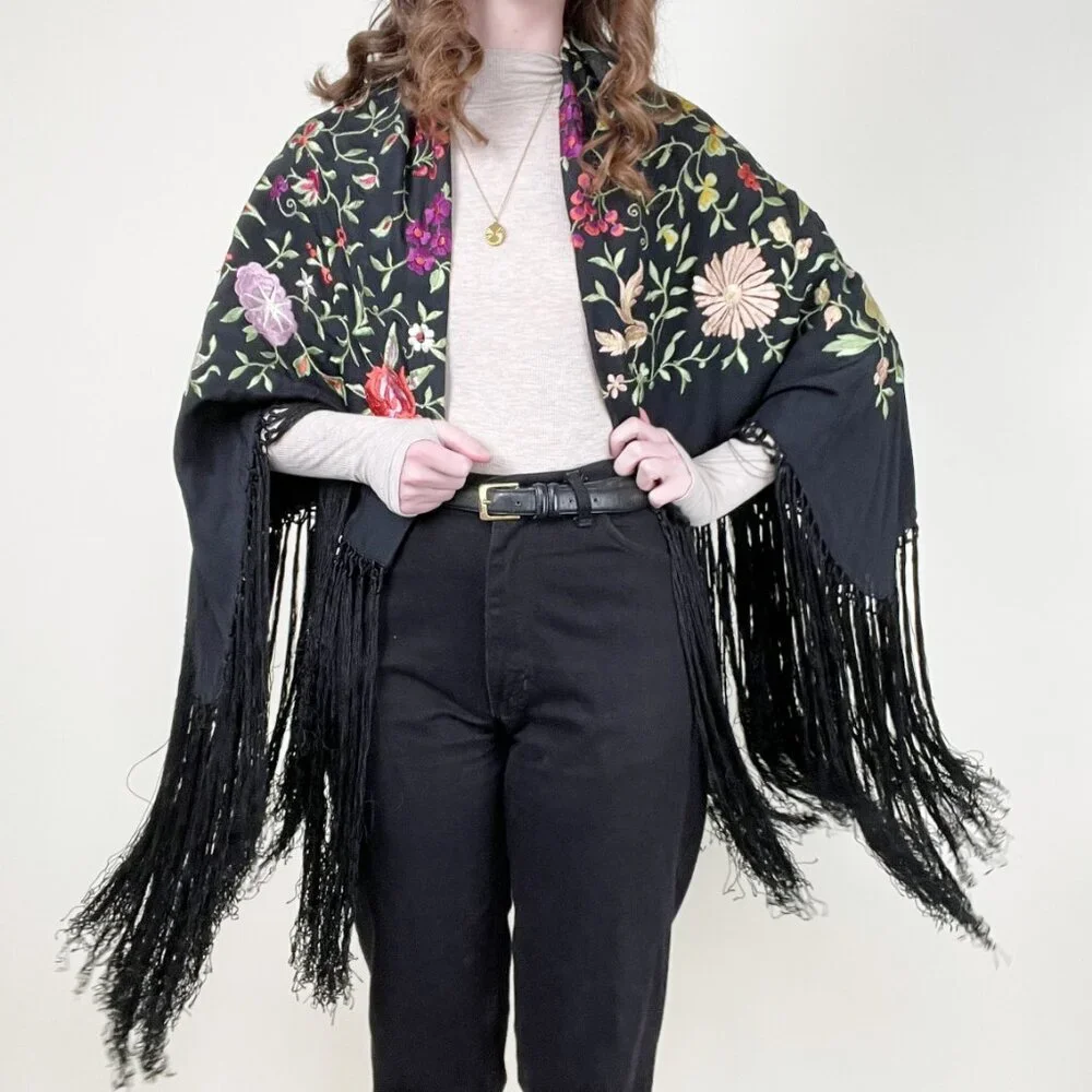 Vintage Piano Shawl Embroidered Floral Silk Fringe Witchy Boho Bohemian Manila - Picture 4 of 14